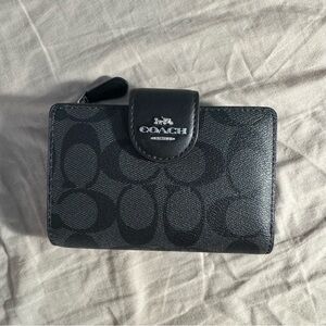 Coach medium corner zip wallet in signature canvas black